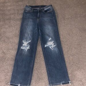 JUDY BLUE Straight Leg High Waisted Ripped Knee Jean